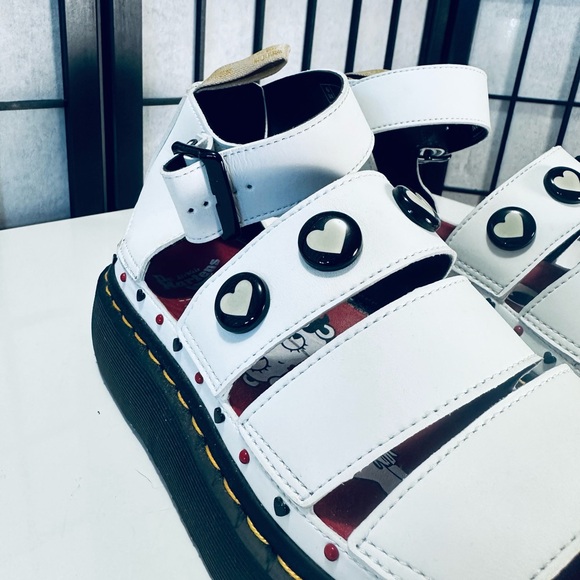 DR MARTENS CLARISSA II BETTY BOOP VEGAN PLATFORM SANDALS - Picture 8 of 9